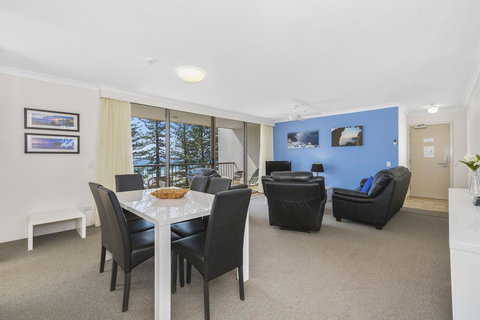 Columbia Beachfront Apartments On Rainbow Bay - Tourism TAS 23