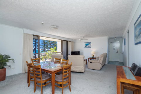 Columbia Beachfront Apartments On Rainbow Bay - Tourism TAS 13