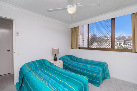 Columbia Beachfront Apartments On Rainbow Bay - Tourism TAS 10