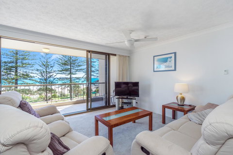 Columbia Beachfront Apartments On Rainbow Bay - Tourism TAS 8