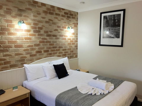 Country Gardens Motor Inn - Hobart Tourism 13