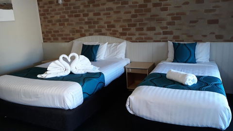 Country Gardens Motor Inn - Hobart Tourism 5