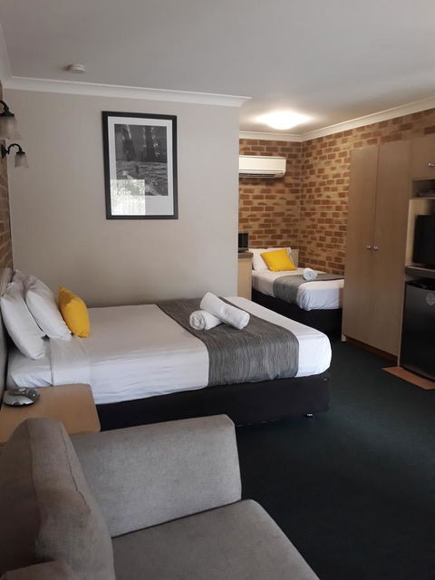 Country Gardens Motor Inn - Hobart Tourism 3