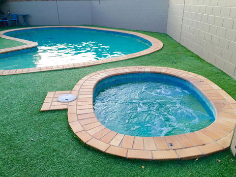 Country Gardens Motor Inn - Hobart Tourism 9