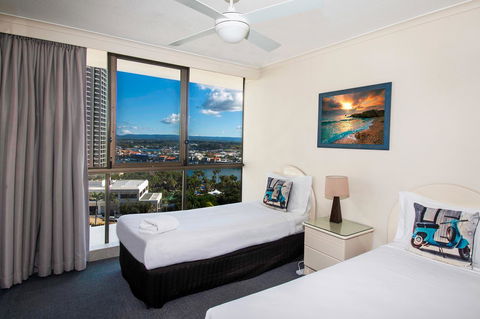 Seacrest Beachfront Apartments Surfers Paradise - Hobart Tourism 18