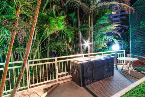 Seacrest Beachfront Apartments Surfers Paradise - Hobart Tourism 31