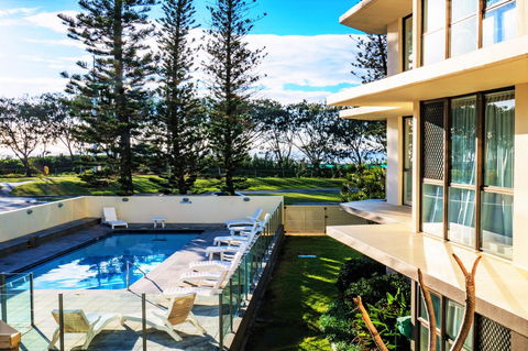 Seacrest Beachfront Apartments Surfers Paradise - Hobart Tourism 40