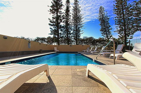 Seacrest Beachfront Apartments Surfers Paradise - Hobart Tourism 5