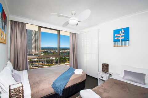 Seacrest Beachfront Apartments Surfers Paradise - Hobart Tourism 3