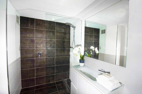Seacrest Beachfront Apartments Surfers Paradise - Hobart Tourism 22