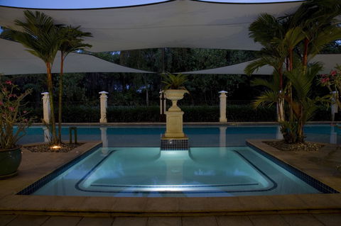 Mandalay Luxury Beachfront Apartments - Hobart Tourism 4