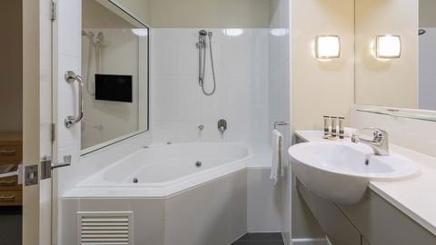 Oaks Hervey Bay Resort And Spa - Hobart Tourism 32