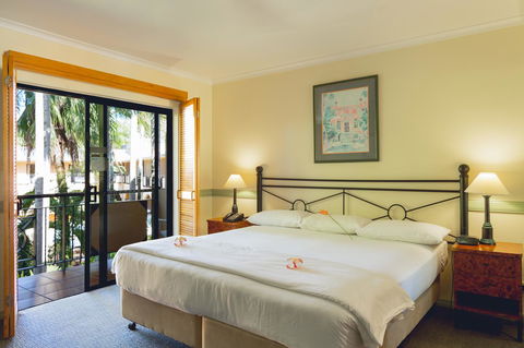 Palm Royale Cairns - Hobart Tourism 28