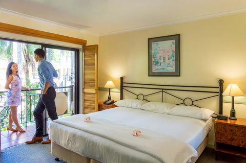 Palm Royale Cairns - Hobart Tourism 26
