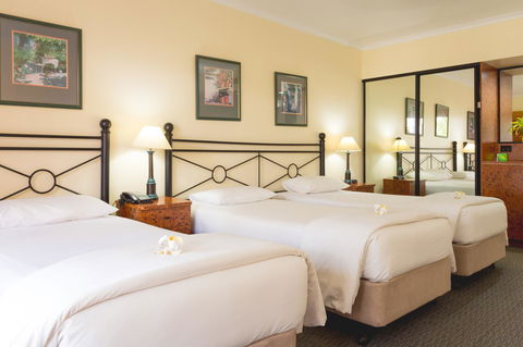 Palm Royale Cairns - Hobart Tourism 29