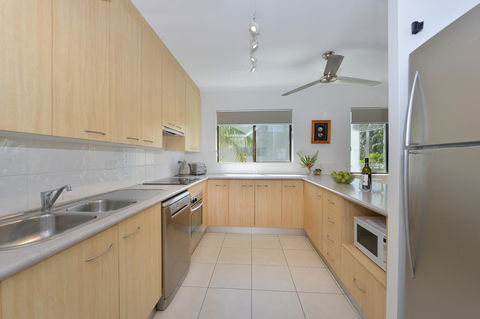 Seascape Holidays - Tropical Reef Apartments - Hobart Tourism 10