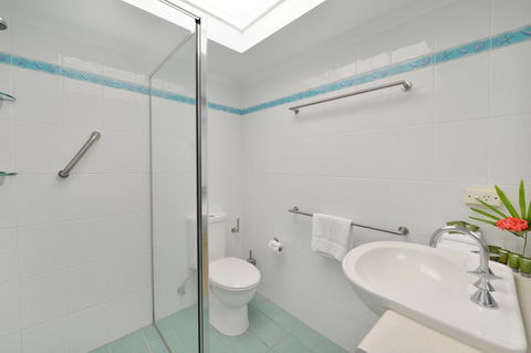 Seascape Holidays - Tropical Reef Apartments - Hobart Tourism 9