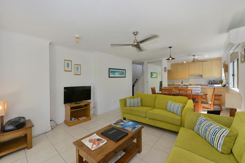 Seascape Holidays - Tropical Reef Apartments - Hobart Tourism 12