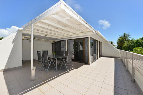 Seascape Holidays - Tropical Reef Apartments - Hobart Tourism 4