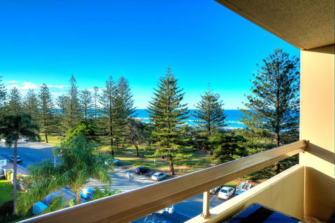 Oceania On Burleigh Beach - Hobart Tourism 0