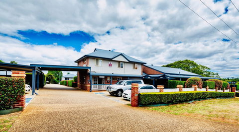 Ambassador On Ruthven - Tourism TAS 5