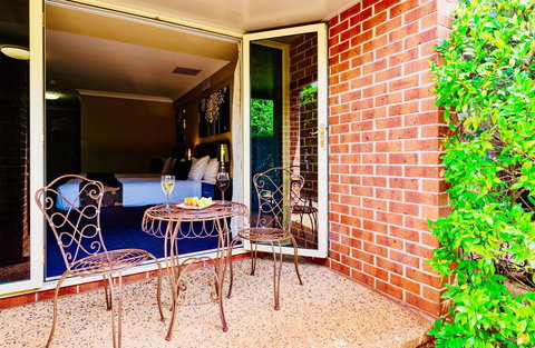 Ambassador On Ruthven - Tourism TAS 17