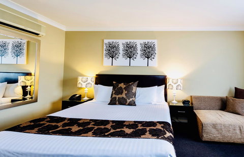 Ambassador On Ruthven - Tourism TAS 14