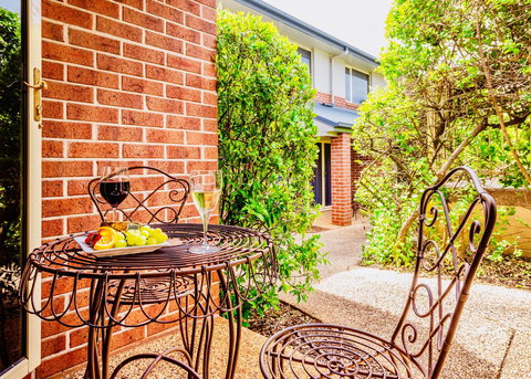 Ambassador On Ruthven - Tourism TAS 4