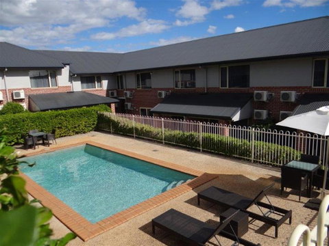 Ambassador On Ruthven - Tourism TAS 26