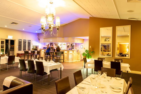 Ambassador On Ruthven - Tourism TAS 9