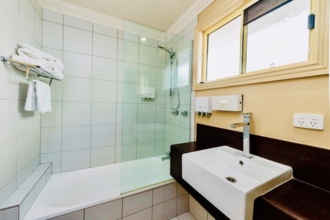 Ambassador On Ruthven - Tourism TAS 29