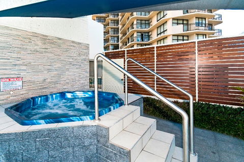 Surfers International Apartments - Hobart Tourism 39