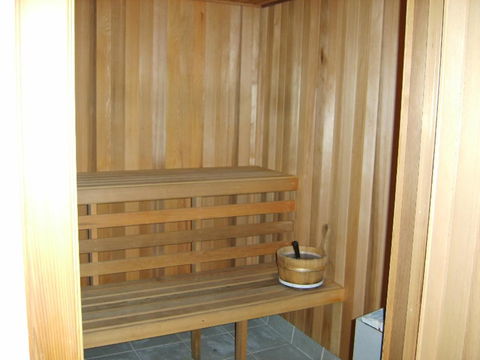 Surfers International Apartments - Hobart Tourism 2