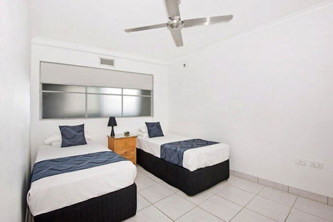 Surfers International Apartments - Hobart Tourism 10