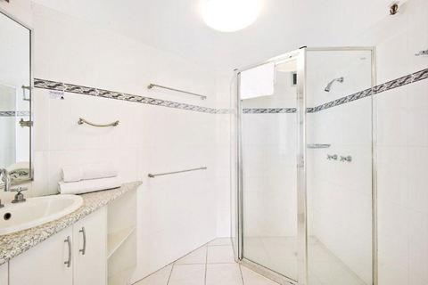 Surfers International Apartments - Hobart Tourism 18