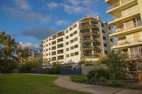 San Marino By The Sea Apartments - Tourism TAS 28