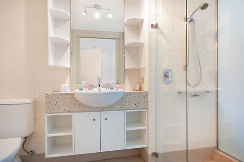 5231 BEACH CLUB PENTHOUSE - Hobart Tourism 9