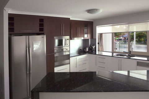 Waters Edge Apartment Cairns - Hobart Tourism 8