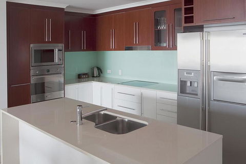 Waters Edge Apartment Cairns - Hobart Tourism 6