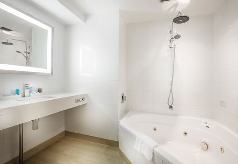 Amora Hotel Brisbane - Tourism TAS 16