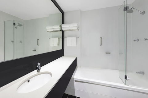 Vibe Hotel Gold Coast - Hobart Tourism 13