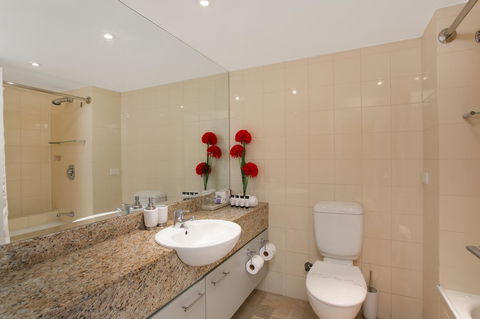 Palm Cove Beach Apartment - Hobart Tourism 17