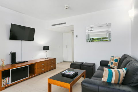 Palm Cove Beach Apartment - Hobart Tourism 18