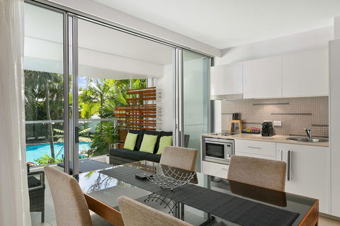 Palm Cove Beach Apartment - Hobart Tourism 5