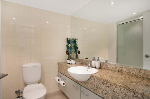 Palm Cove Beach Apartment - Hobart Tourism 12