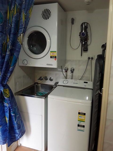 Jackies Holiday Apartment - Hobart Tourism 15