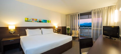 Cairns Harbourside Hotel - Hobart Tourism 3