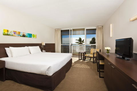Cairns Harbourside Hotel - Hobart Tourism 10