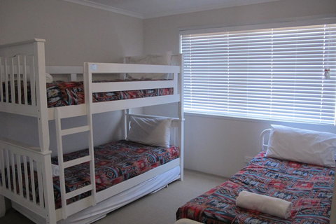 Grangewood Court Apartments - Tourism TAS 25