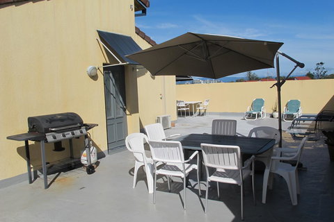 Grangewood Court Apartments - Tourism TAS 33